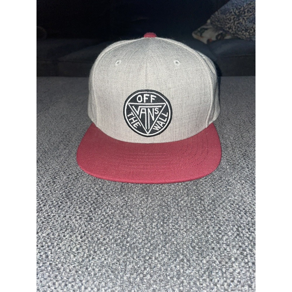 VANS Off the Wall Gray/Red Wool/Acrylic Snap Back‎ Yupoong Hat Pristine Skate
